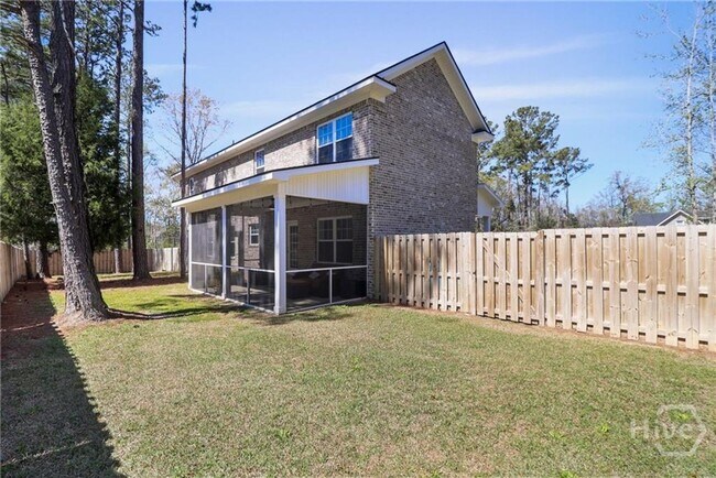 Building Photo - Perfect blend of luxury and comfort