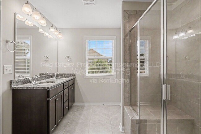 Building Photo - 7112 Harris Bay Rd