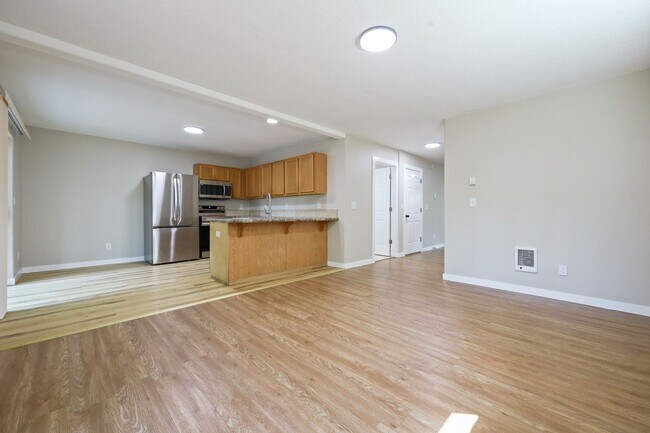 Building Photo - 117 SE 129th Ave