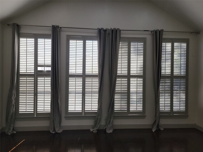 Building Photo - 4914 Rose St