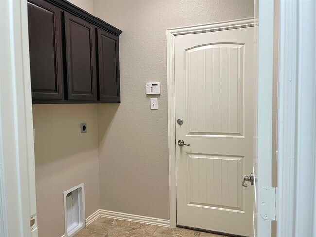 Building Photo - 11 Silver Arrow Court