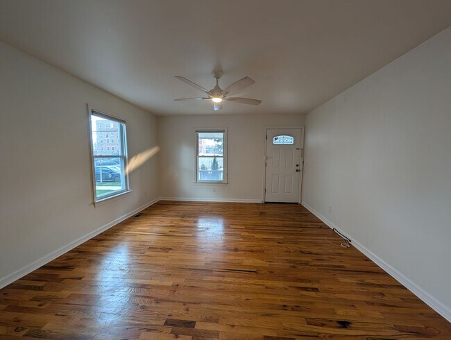 Building Photo - 511 Sewall Ave