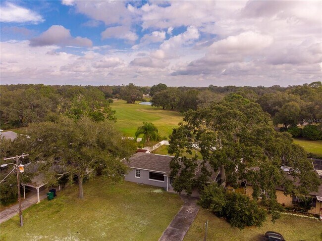Building Photo - 10235 N Fleetwood Dr