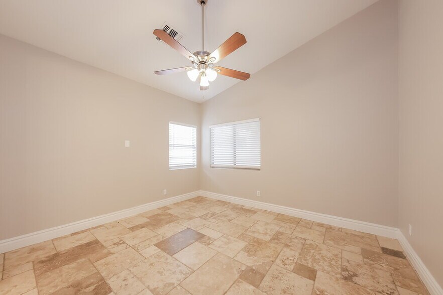 Building Photo - 4036 W Buckskin Trail