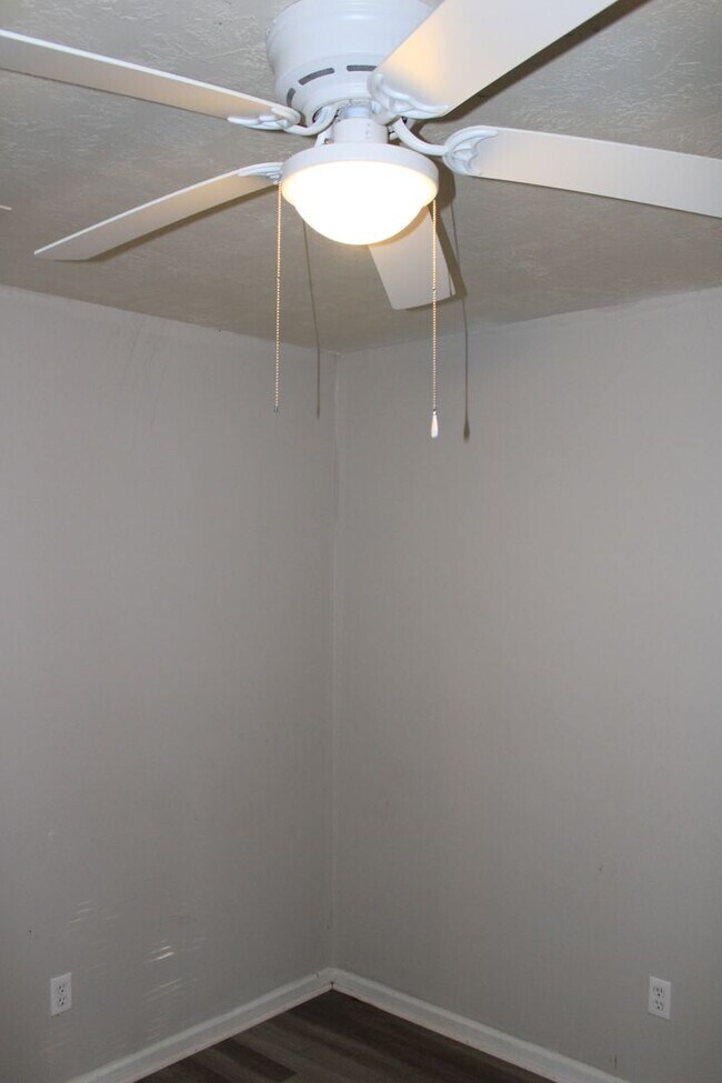 Building Photo - 3109 Jennifer Ct
