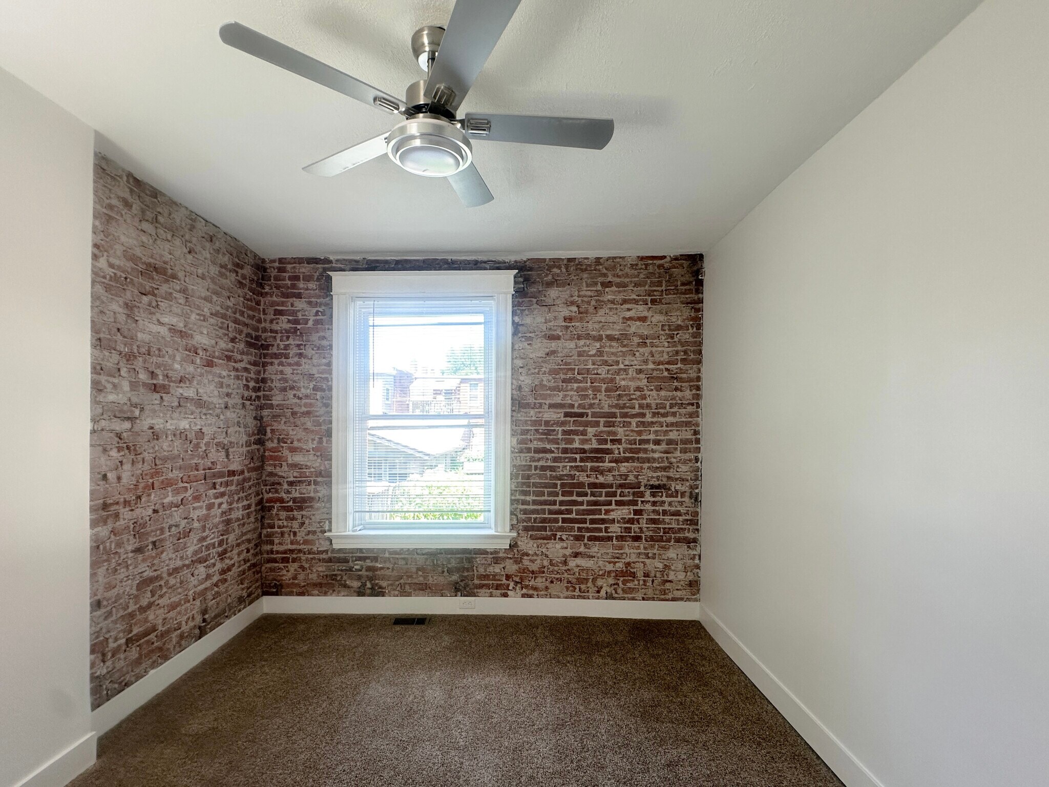 Building Photo - 4167 Botanical Ave