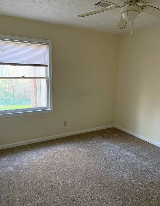 Building Photo - 845/847 Mitchell Bridge Road Duplex