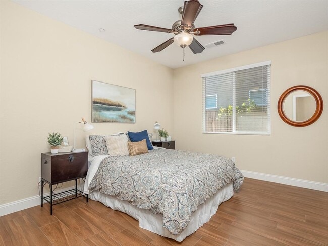 Building Photo - Beautiful Clovis North 4/3