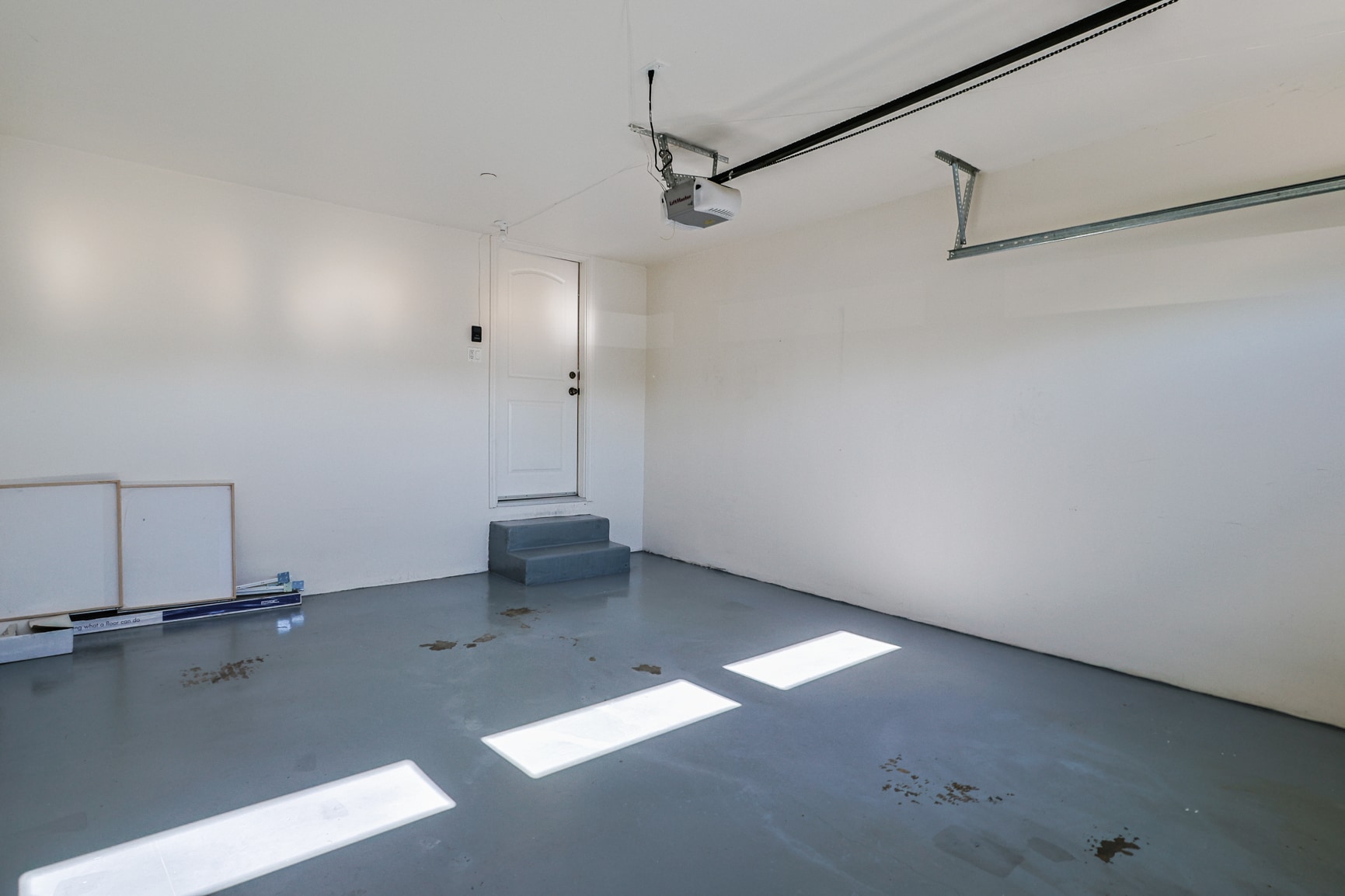 Building Photo - 844 N Lima St