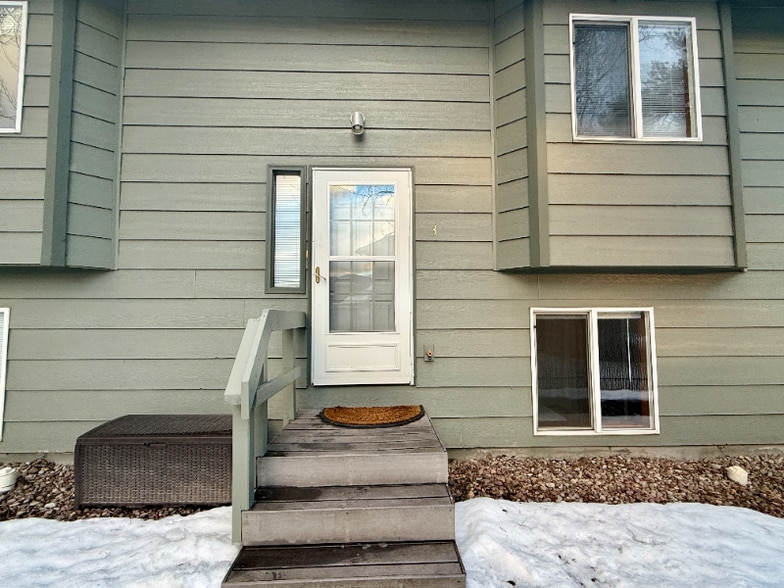 Building Photo - 722 Waverly Pl