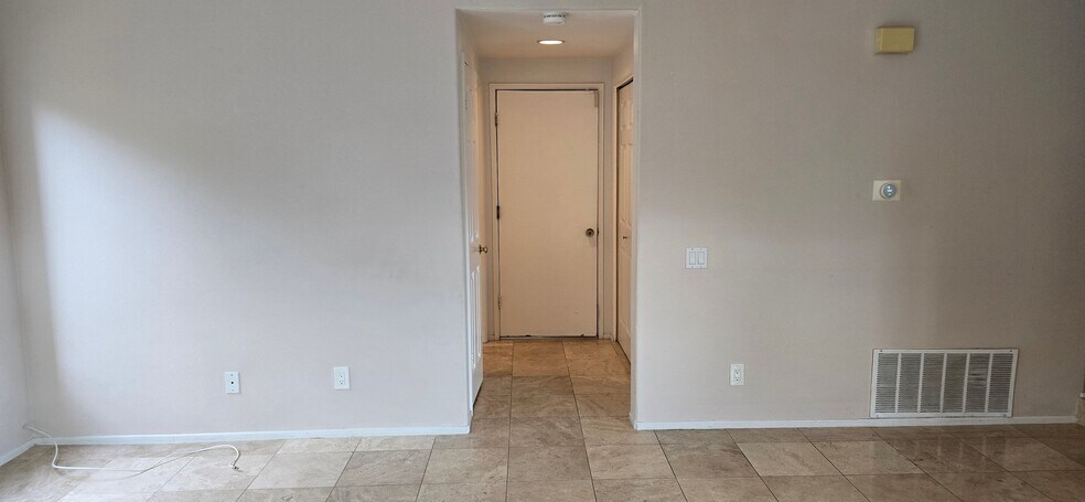 Building Photo - 766 S Morningstar Dr