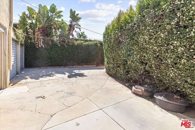 Building Photo - 3707 Edenhurst Ave