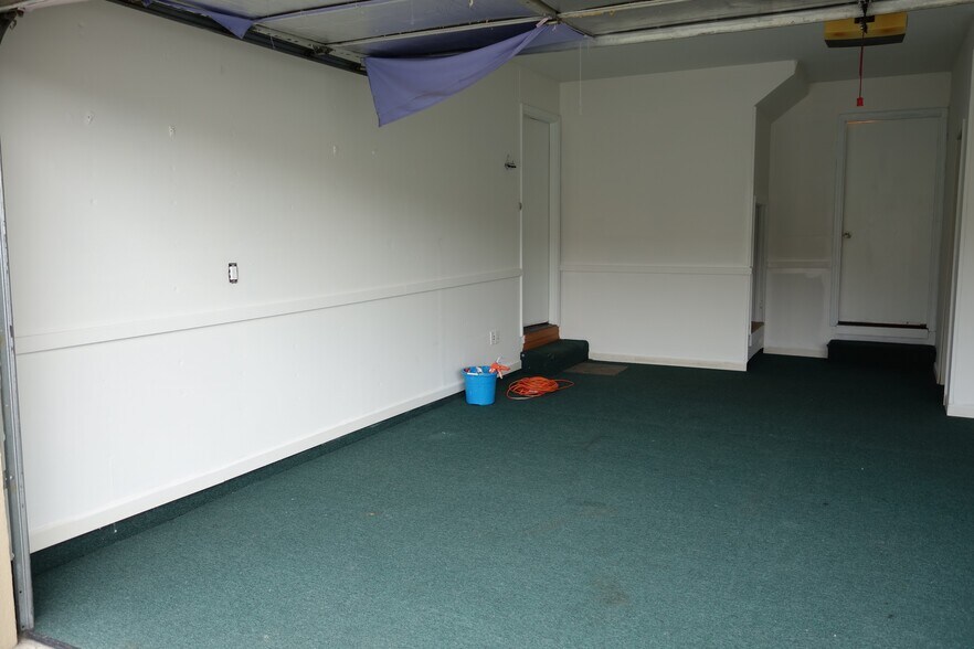 Garage may also be bonus space - 983 Hacienda Circle