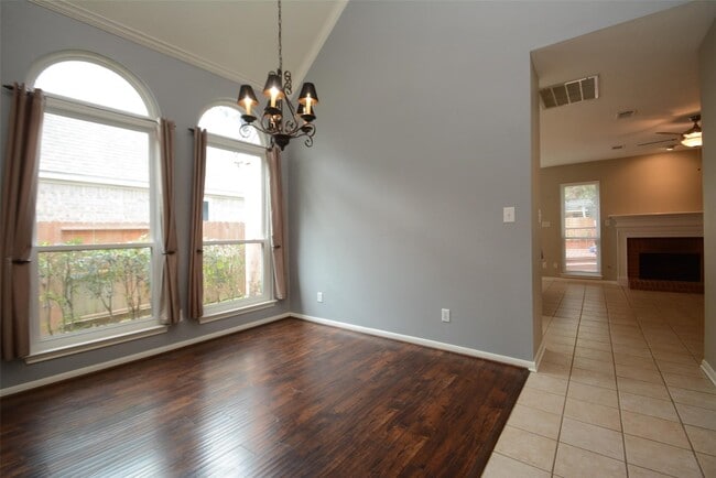 Building Photo - 5327 Willow Knoll Ct