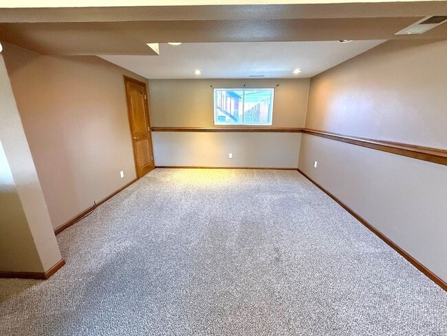 Building Photo - Updated 3 bedroom 2 bath with central air