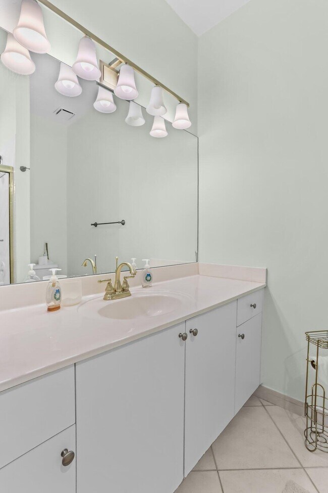 Building Photo - 6576 Villa Sonrisa Dr