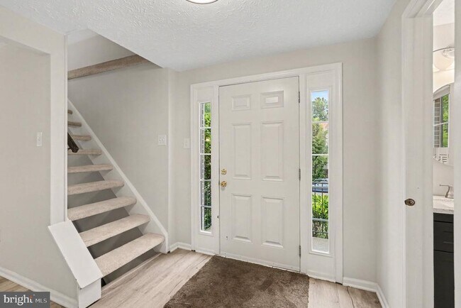 Building Photo - 15097 Mill Spring Dr