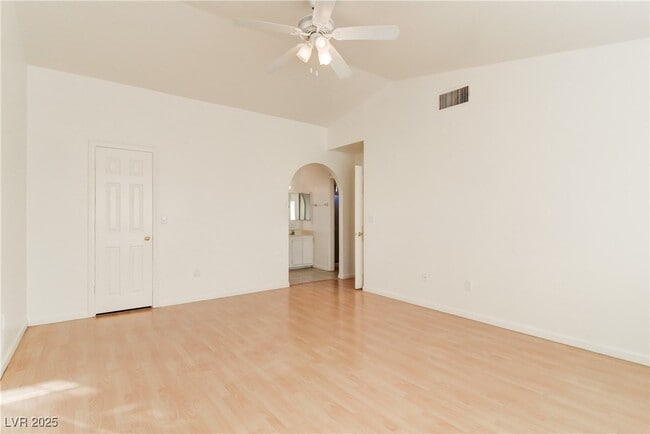 Building Photo - 2616 Island Brook Dr