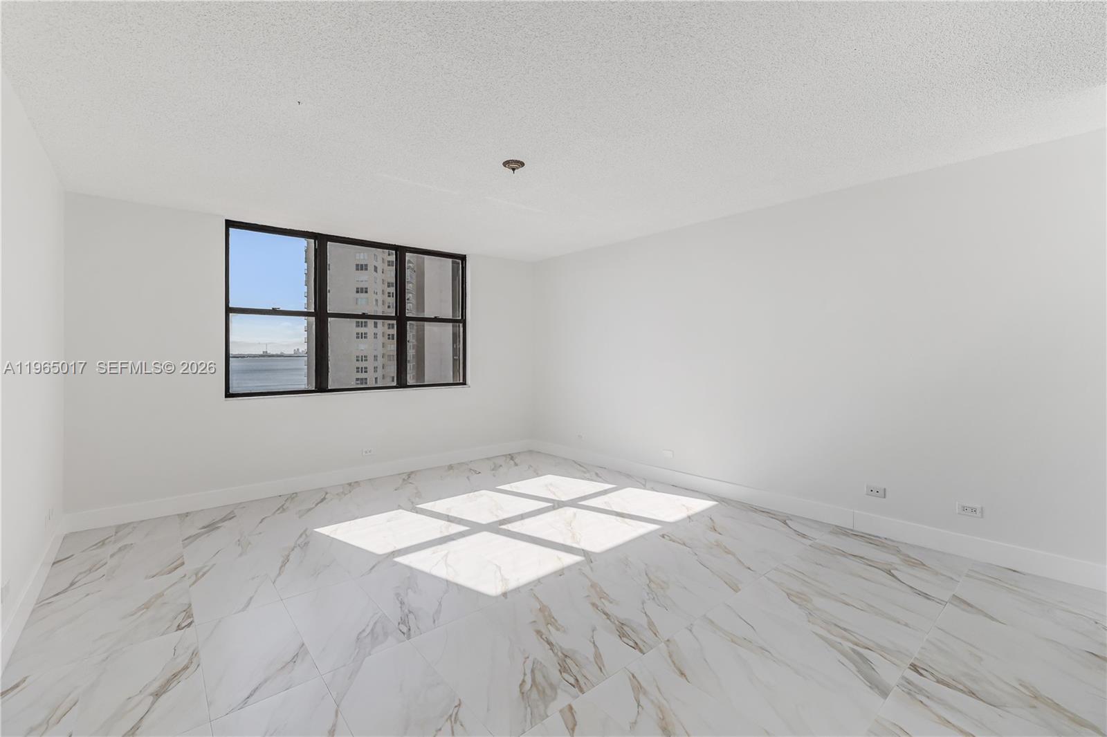 Building Photo - 1800 NE 114th St