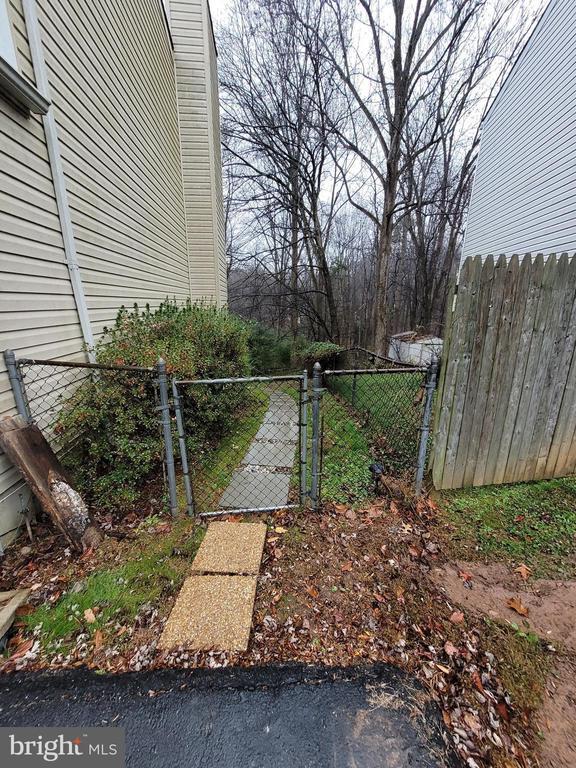 Building Photo - 16542 Sioux Ln