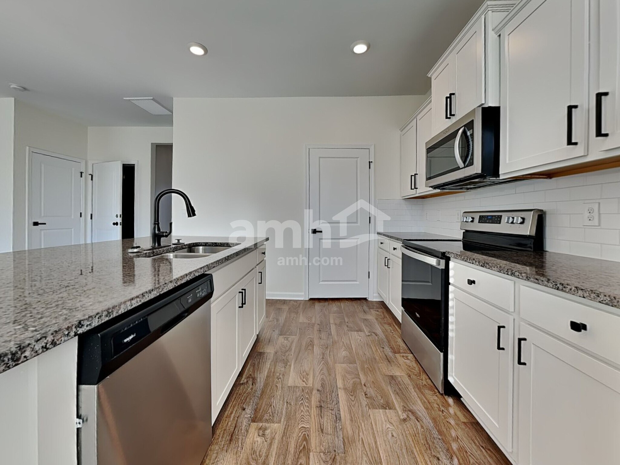 Building Photo - 121 Decker Dr