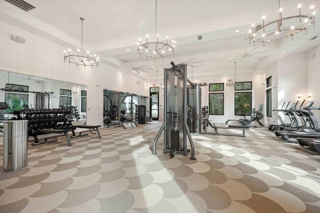 Building Photo - 331 Pickwick Dr