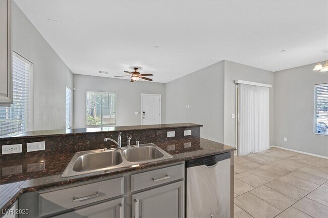 Building Photo - 8920 Hand Painted Ct
