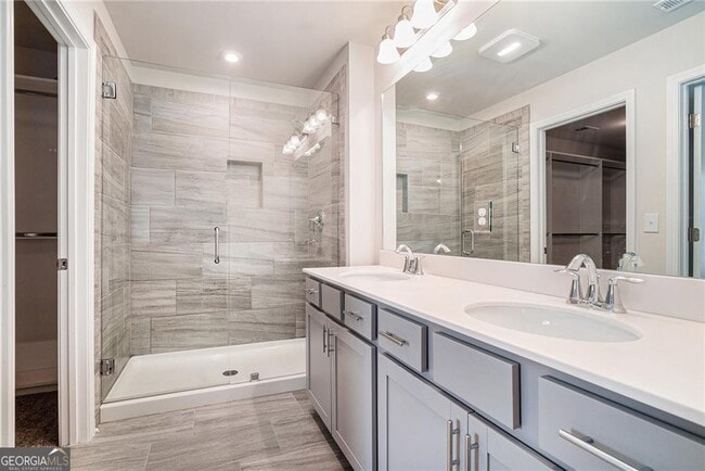 Building Photo - 3320 Reagan Way