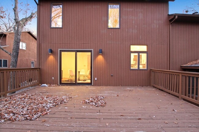 Building Photo - 2804 Melody Ln