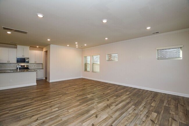 Building Photo - Like New All Brick Home in Mint Hill!