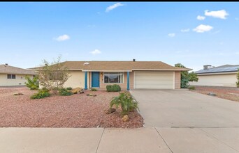 Building Photo - Great home in an active 55+ community!
