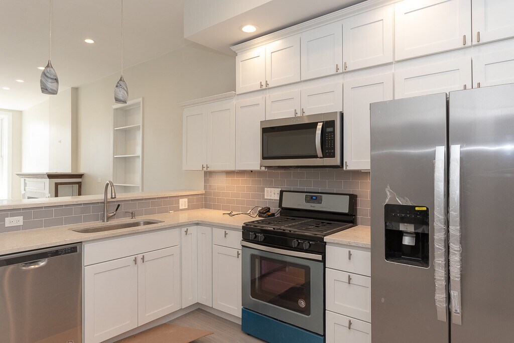 Building Photo - 1815 N Clybourn Ave