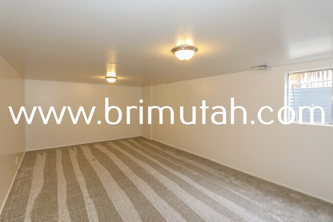 Building Photo - 3669 S 2245 E