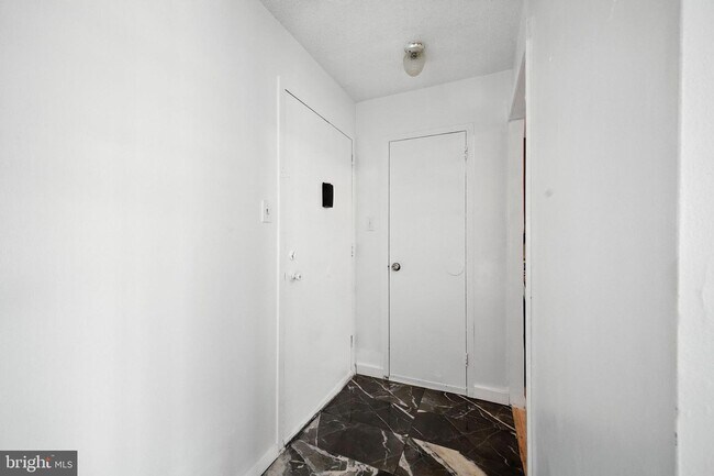 Primary Photo - 2500 N Van Dorn St