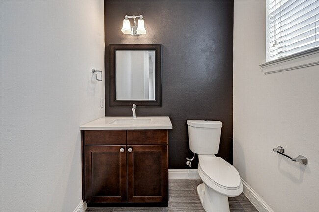 Building Photo - 744 W 24th St