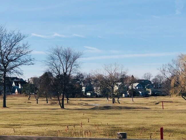 Building Photo - 295 Shirley St