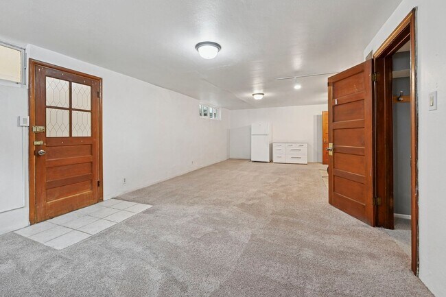 Building Photo - 1318 E Willamette Ave