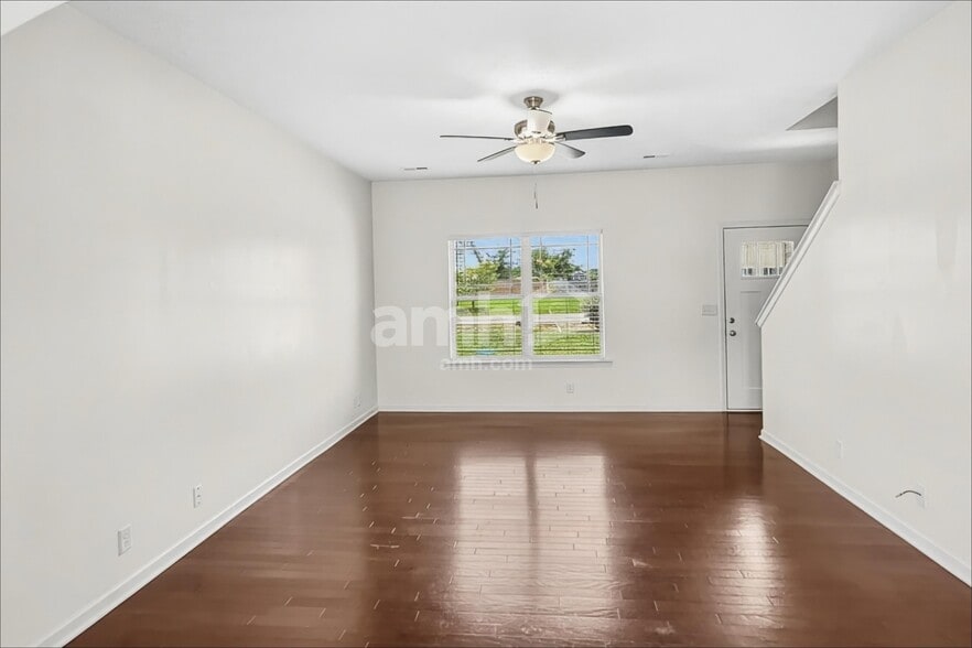 Building Photo - 1034 Shallow Water Way