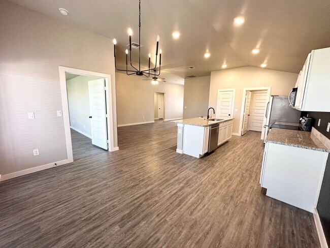 Building Photo - 5813 Briscoe Rd