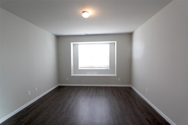 Building Photo - 24923 Lorenzo Glaze Trail