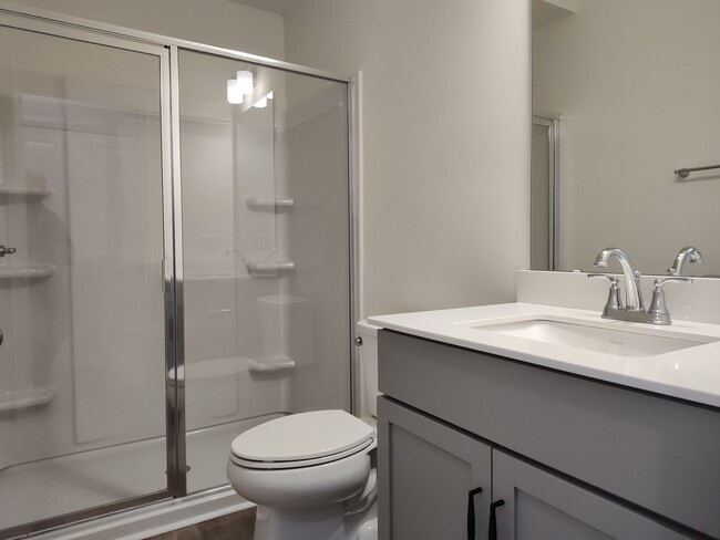 Building Photo - Beautiful Pristine, move-in ready Townhome...