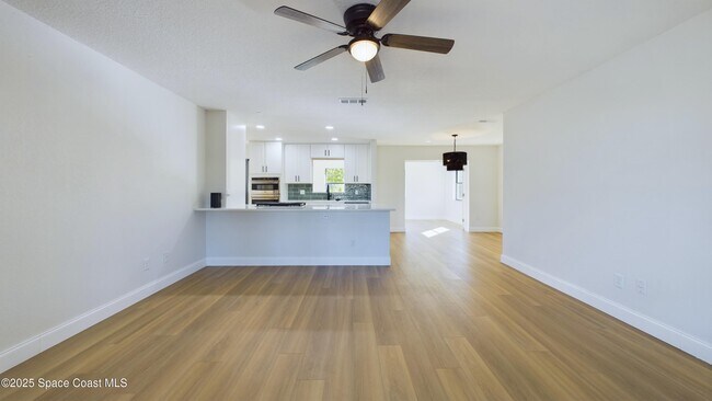 Building Photo - 987 Nicklaus Dr