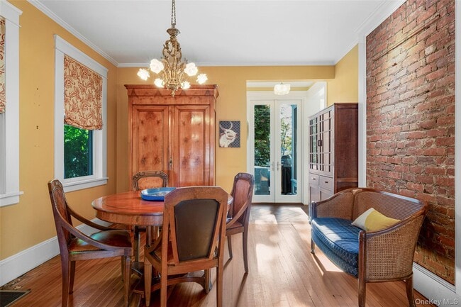 Building Photo - 5 Gerlach Pl