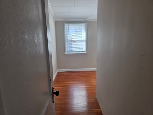 Building Photo - 23 Cedar Dr