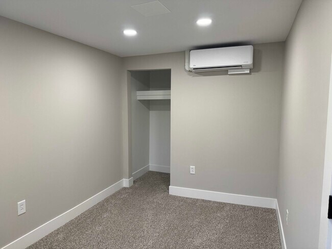 Building Photo - 402 Fernando St NE