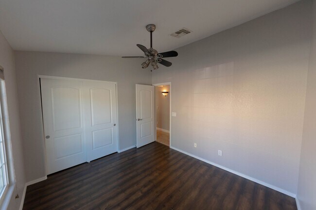 Building Photo - Charming 4 bed, 2 bath home in Chandler!