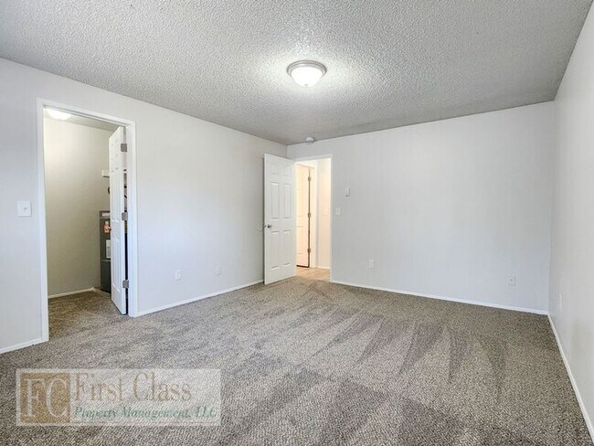 Building Photo - 1376 NE 186th Ave