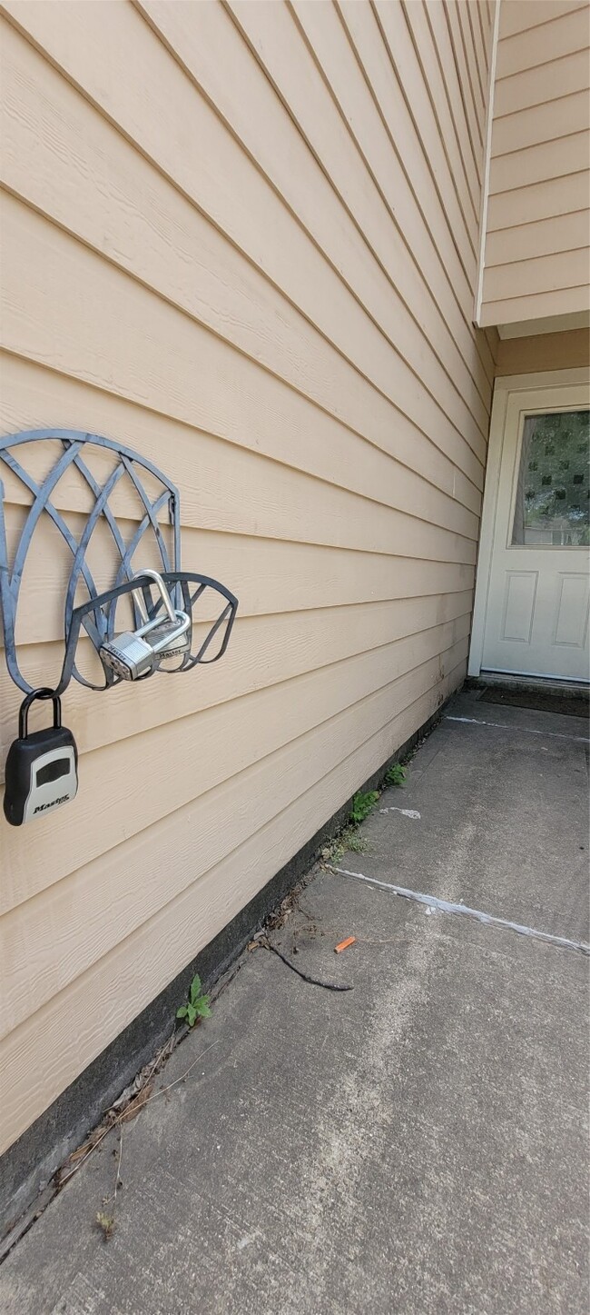 Building Photo - 1426 Ruthven St