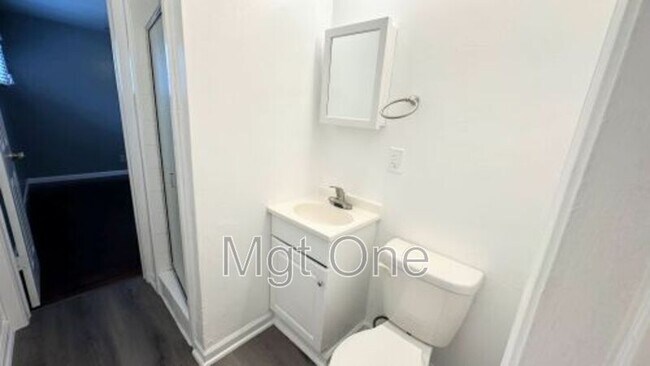 Building Photo - 4637 Central Ave