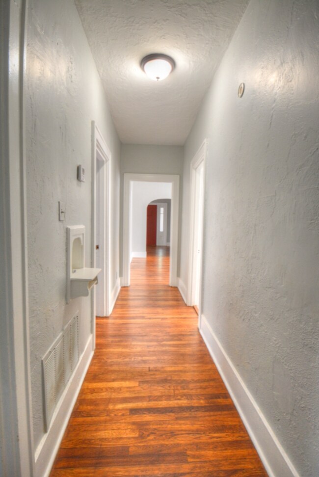 Building Photo - Thoughtfully Renovated 3-Bedroom, 1-Bath | Open to Section 8